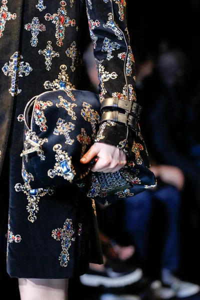 Look 39